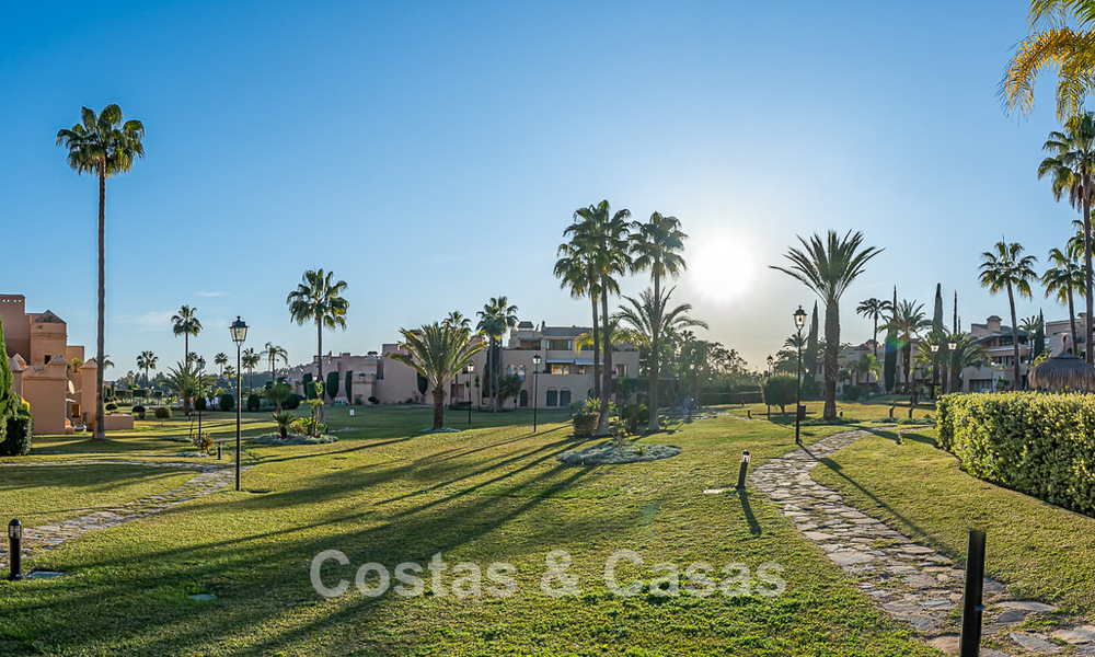 Spacieux penthouse duplex avec spectaculaire toit-terrasse à Vendre à Atalaya, Nouvelle Mille d’Or, Marbella - Estepona 804655