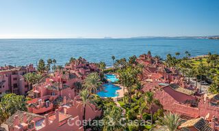 Appartement-jardin prestigieux à vendre dans une résidence en première ligne de plage entre Marbella et Estepona 804961 