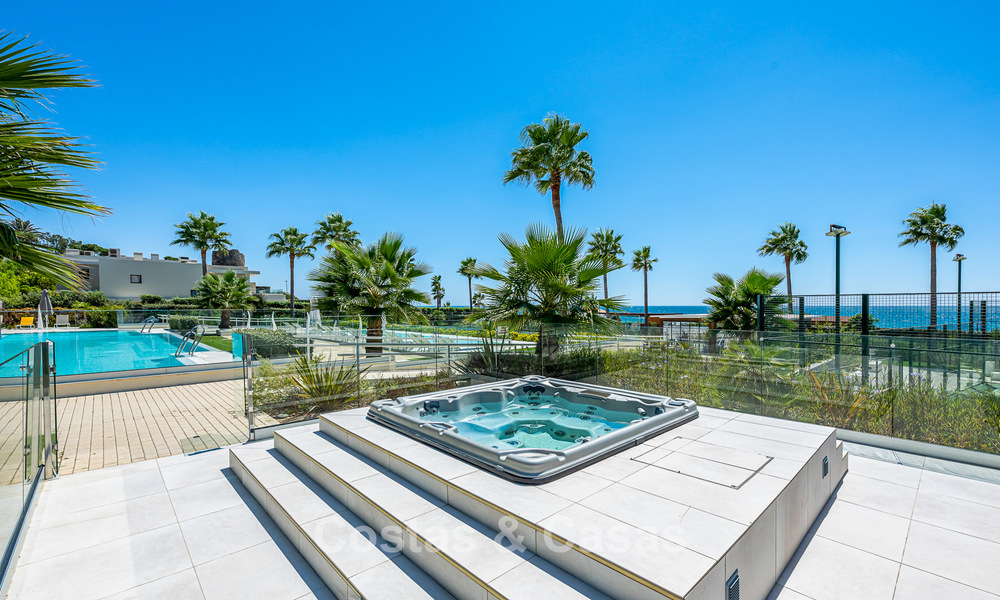 Appartement avec vue sur la mer dans une résidence en première ligne de plage sur la Nouvelle Mille d’Or - Marbella - Estepona 804726
