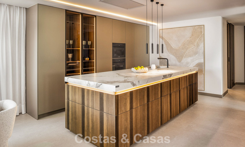 Penthouse duplex de luxe avec superbe toit-terrasse à vendre sur le prestigieux Golden Mile de Marbella 804746