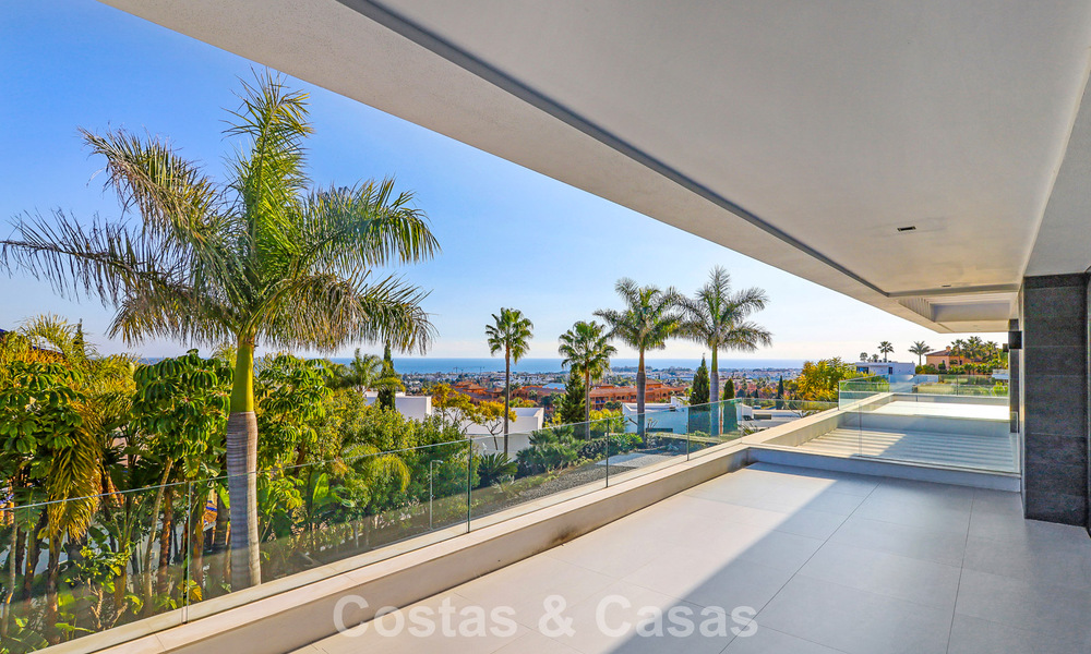 Villa exclusive avec vue panoramique sur la mer à vendre à Los Flamingos, resort de golf 5 étoiles à Marbella - Benahavís 804760