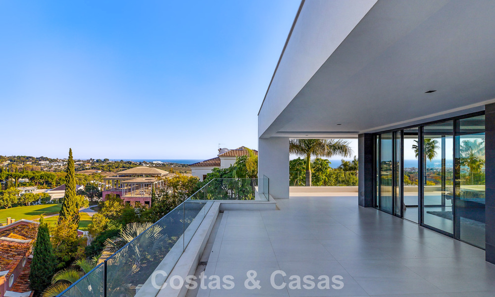 Villa exclusive avec vue panoramique sur la mer à vendre à Los Flamingos, resort de golf 5 étoiles à Marbella - Benahavís 804761