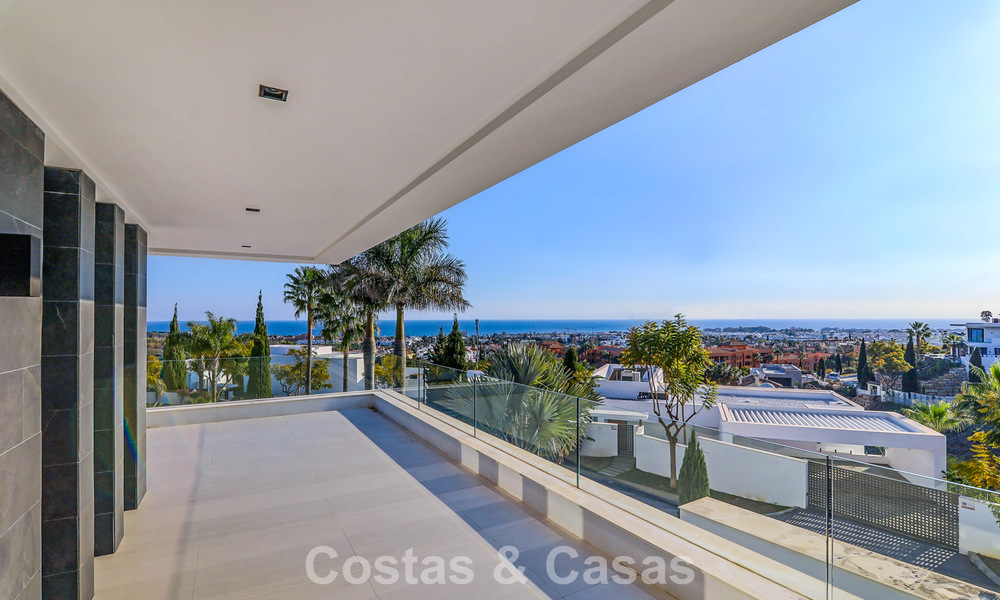 Villa exclusive avec vue panoramique sur la mer à vendre à Los Flamingos, resort de golf 5 étoiles à Marbella - Benahavís 804762