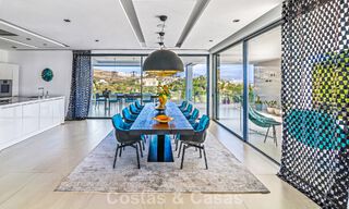 Villa exclusive avec vue panoramique sur la mer à vendre à Los Flamingos, resort de golf 5 étoiles à Marbella - Benahavís 804768 