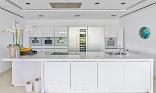 Villa exclusive avec vue panoramique sur la mer à vendre à Los Flamingos, resort de golf 5 étoiles à Marbella - Benahavís 804769 