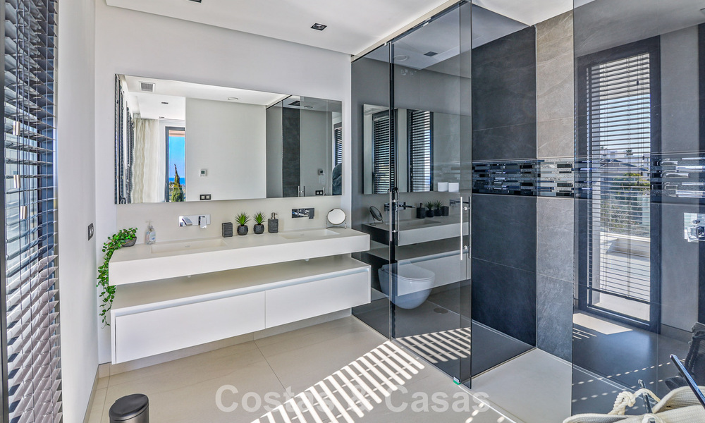 Villa exclusive avec vue panoramique sur la mer à vendre à Los Flamingos, resort de golf 5 étoiles à Marbella - Benahavís 804780