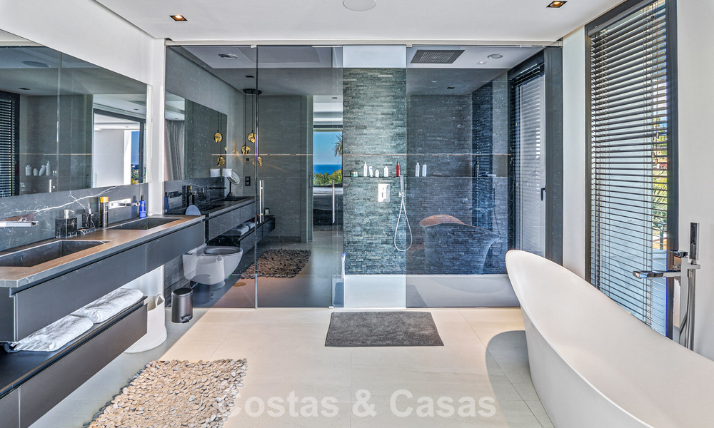 Villa exclusive avec vue panoramique sur la mer à vendre à Los Flamingos, resort de golf 5 étoiles à Marbella - Benahavís 804783