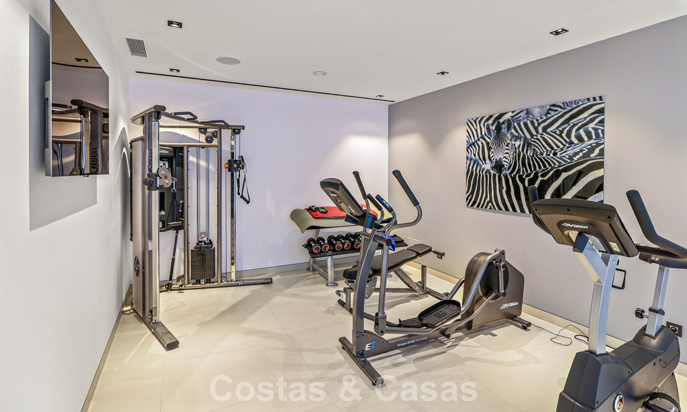 Villa exclusive avec vue panoramique sur la mer à vendre à Los Flamingos, resort de golf 5 étoiles à Marbella - Benahavís 804786