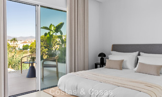 Élégante maison mitoyenne rénovée avec piscine privée à vendre à Nueva Andalucía, Marbella 804912 