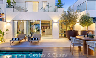 Élégante maison mitoyenne rénovée avec piscine privée à vendre à Nueva Andalucía, Marbella 804919 