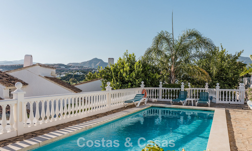 Maison mitoyenne contemporaine rénovée avec vue sur le golf et la mer à vendre sur la New Golden Mile, Marbella - Estepona 804927
