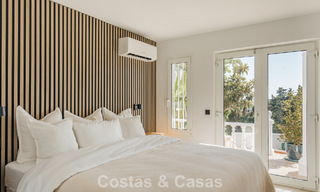 Maison mitoyenne contemporaine rénovée avec vue sur le golf et la mer à vendre sur la New Golden Mile, Marbella - Estepona 804929 