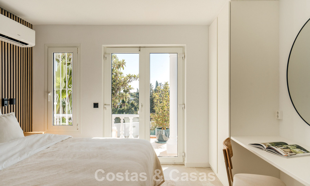Maison mitoyenne contemporaine rénovée avec vue sur le golf et la mer à vendre sur la New Golden Mile, Marbella - Estepona 804930