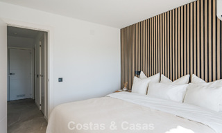 Maison mitoyenne contemporaine rénovée avec vue sur le golf et la mer à vendre sur la New Golden Mile, Marbella - Estepona 804933 