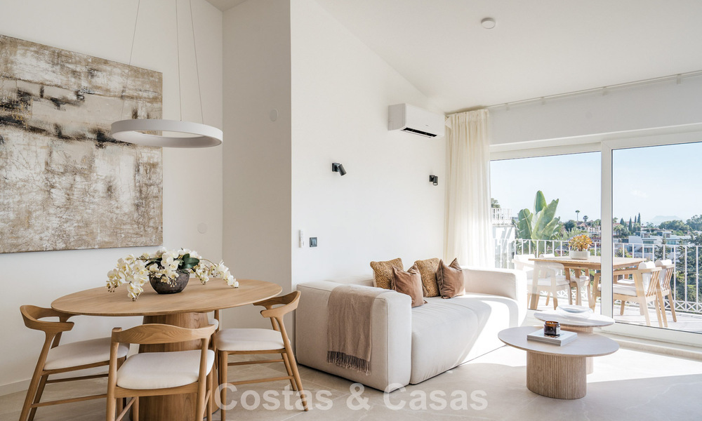 Maison mitoyenne contemporaine rénovée avec vue sur le golf et la mer à vendre sur la New Golden Mile, Marbella - Estepona 804940