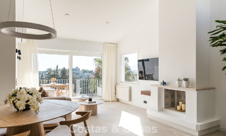 Maison mitoyenne contemporaine rénovée avec vue sur le golf et la mer à vendre sur la New Golden Mile, Marbella - Estepona 804941 
