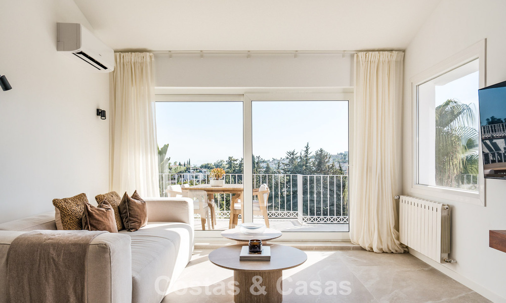 Maison mitoyenne contemporaine rénovée avec vue sur le golf et la mer à vendre sur la New Golden Mile, Marbella - Estepona 804943