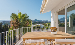 Maison mitoyenne contemporaine rénovée avec vue sur le golf et la mer à vendre sur la New Golden Mile, Marbella - Estepona 804948 