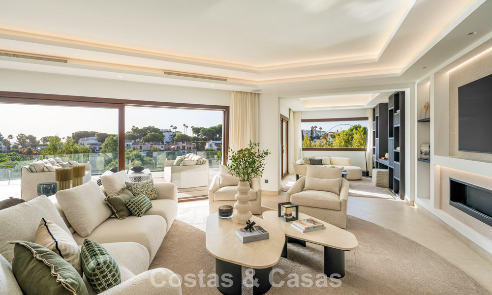 Villa de luxe moderne de style méditerranéen à vendre dans une résidence sécurisée exclusive à Marbella - Benahavís 805173