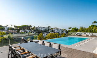 Villa de luxe moderne de style méditerranéen à vendre dans une résidence sécurisée exclusive à Marbella - Benahavís 805174 