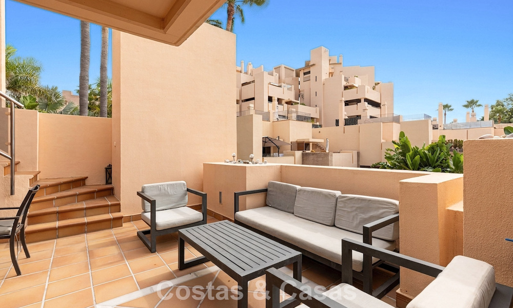 Penthouse moderne à vendre dans une résidence en première ligne de plage sur le New Golden Mile entre Marbella et Estepona 805403