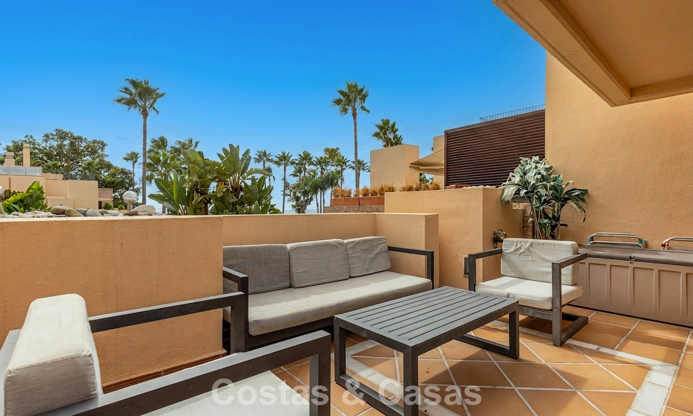Penthouse moderne à vendre dans une résidence en première ligne de plage sur le New Golden Mile entre Marbella et Estepona 805404