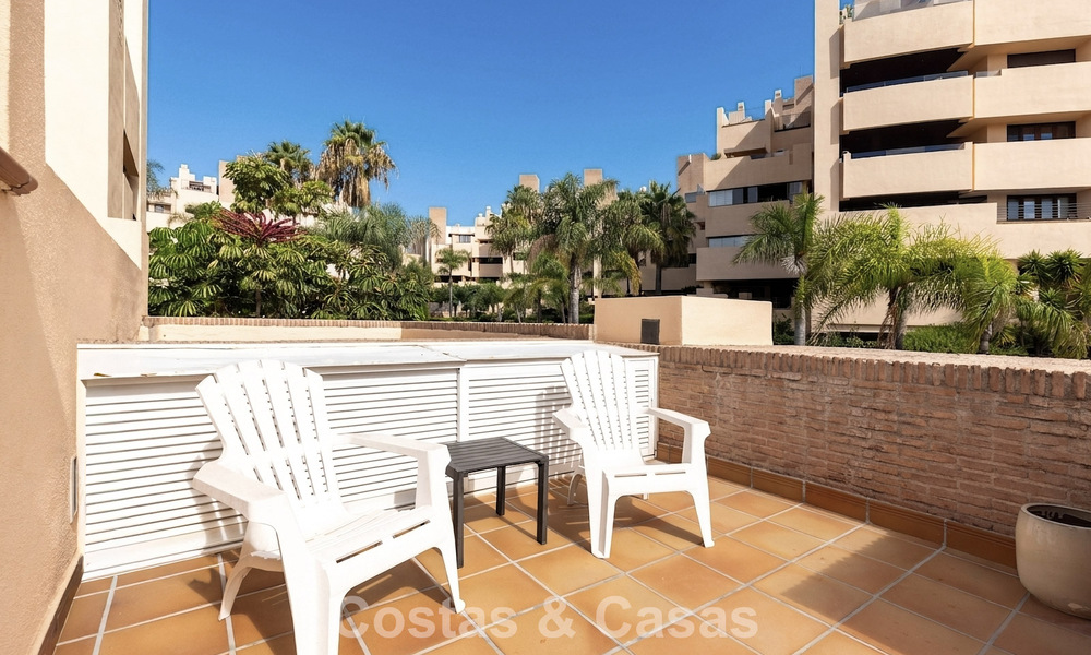Penthouse moderne à vendre dans une résidence en première ligne de plage sur le New Golden Mile entre Marbella et Estepona 805408