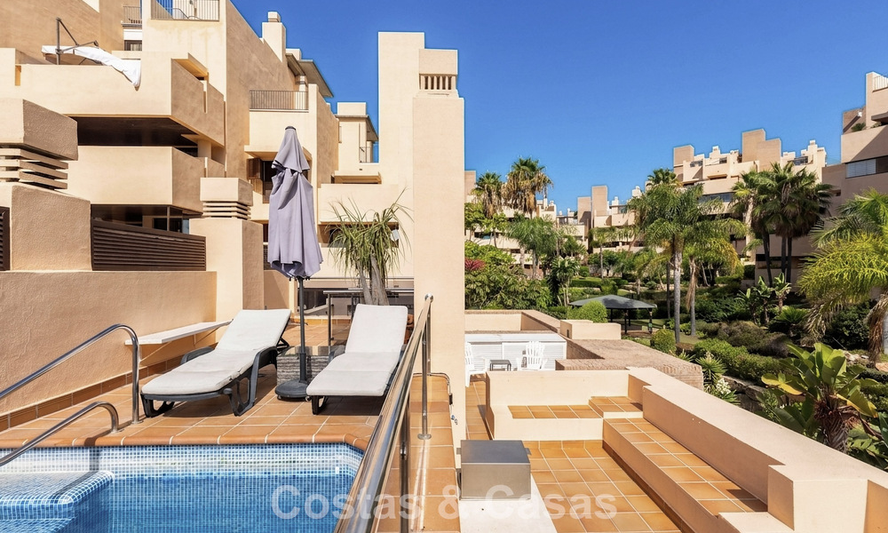 Penthouse moderne à vendre dans une résidence en première ligne de plage sur le New Golden Mile entre Marbella et Estepona 805409