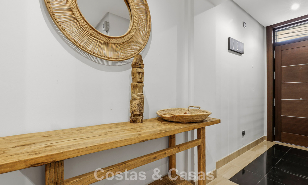 Penthouse moderne à vendre dans une résidence en première ligne de plage sur le New Golden Mile entre Marbella et Estepona 805428