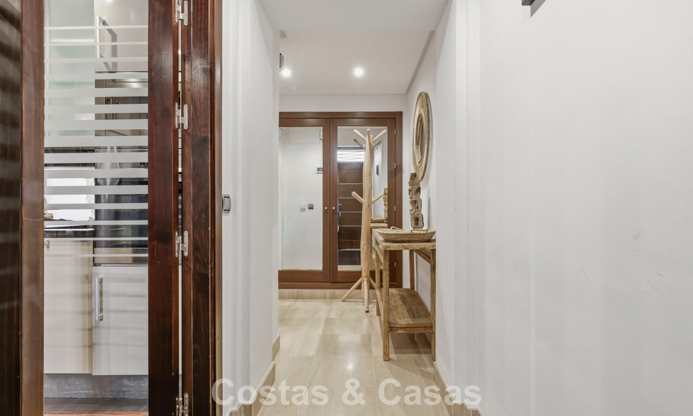 Penthouse moderne à vendre dans une résidence en première ligne de plage sur le New Golden Mile entre Marbella et Estepona 805429