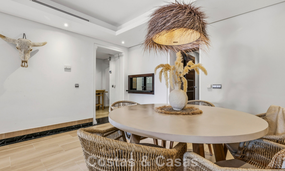 Penthouse moderne à vendre dans une résidence en première ligne de plage sur le New Golden Mile entre Marbella et Estepona 805436