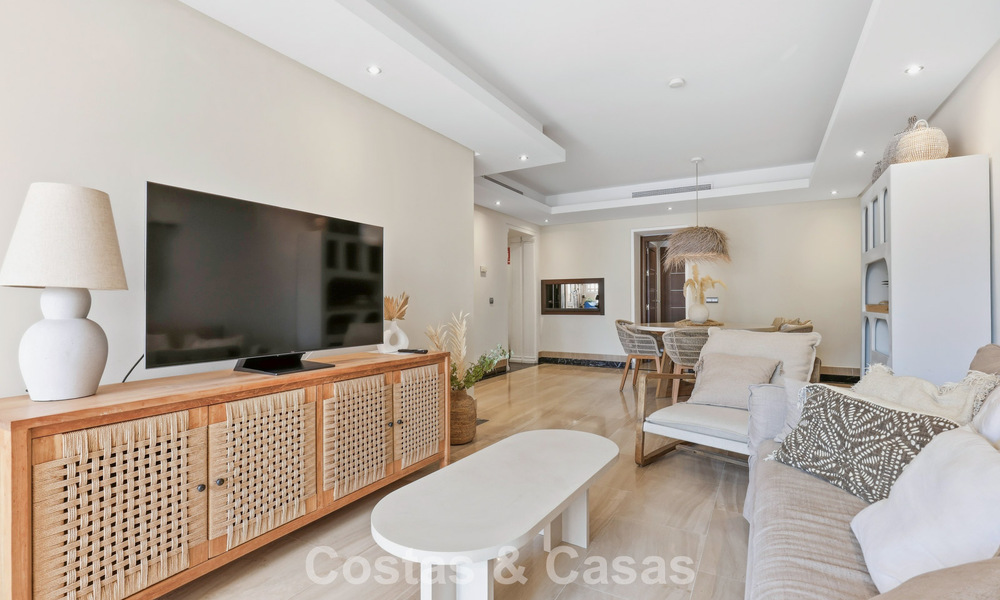 Penthouse moderne à vendre dans une résidence en première ligne de plage sur le New Golden Mile entre Marbella et Estepona 805440