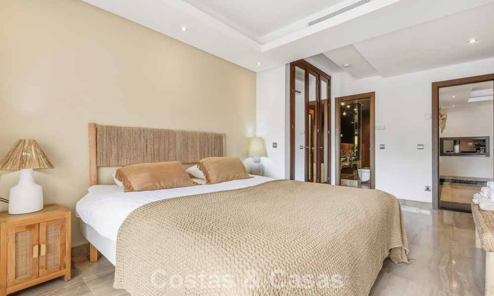 Penthouse moderne à vendre dans une résidence en première ligne de plage sur le New Golden Mile entre Marbella et Estepona 805443