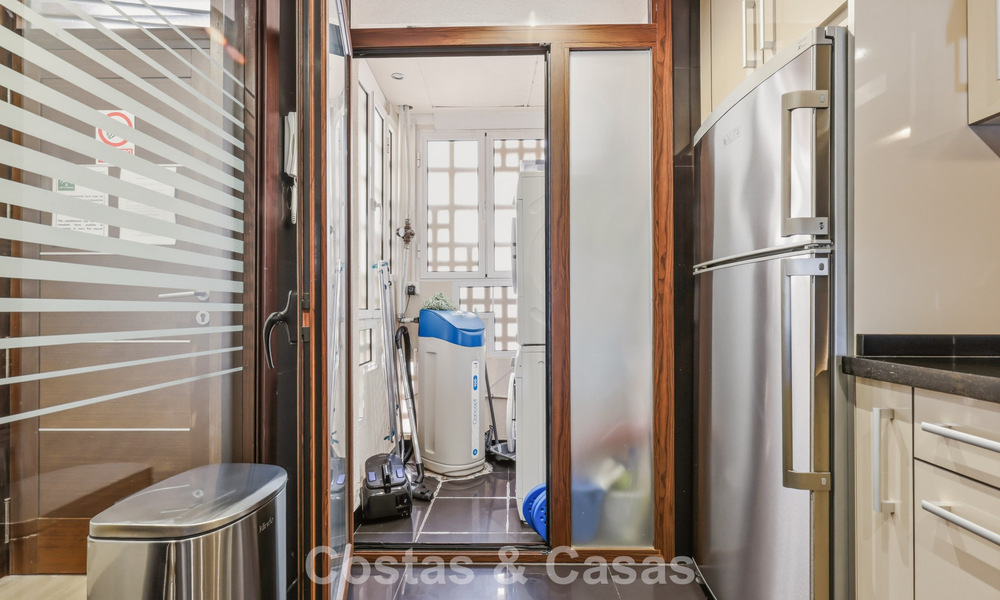 Penthouse moderne à vendre dans une résidence en première ligne de plage sur le New Golden Mile entre Marbella et Estepona 805444