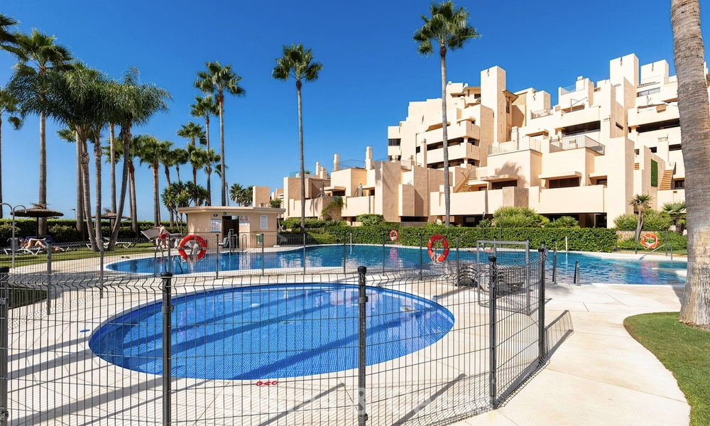 Penthouse moderne à vendre dans une résidence en première ligne de plage sur le New Golden Mile entre Marbella et Estepona 805448