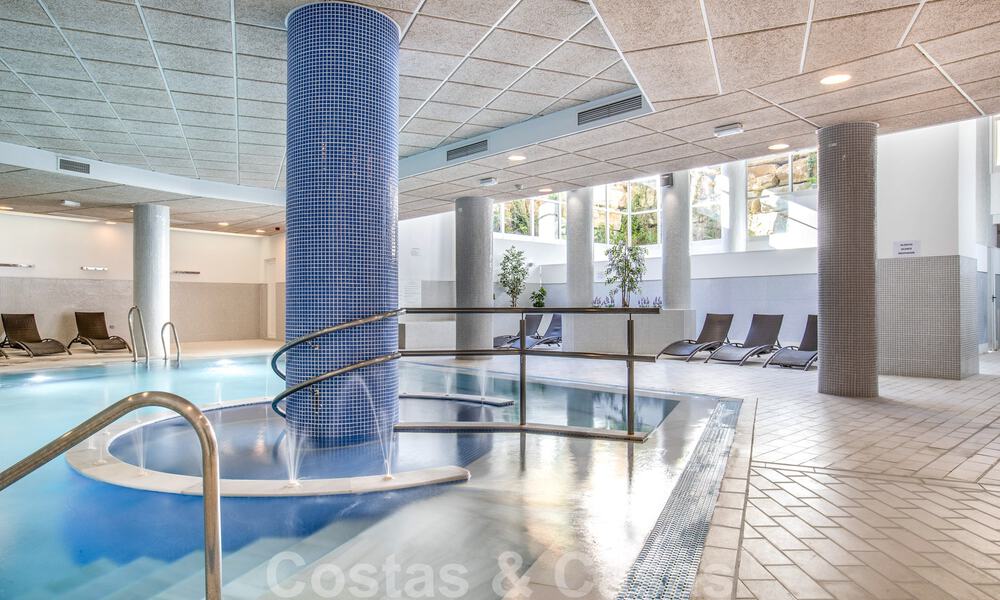 Penthouse moderne à vendre dans une résidence en première ligne de plage sur le New Golden Mile entre Marbella et Estepona 805458