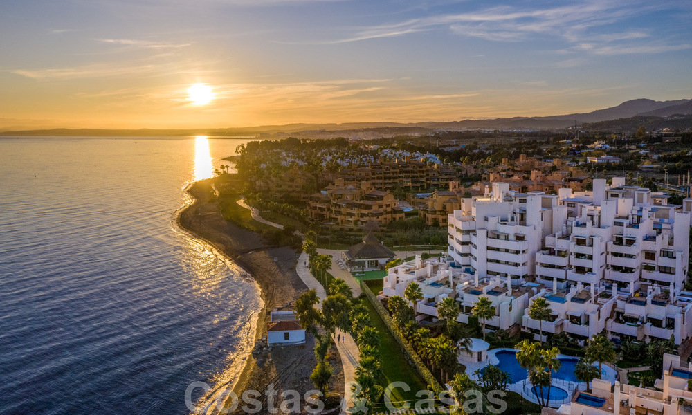 Penthouse moderne à vendre dans une résidence en première ligne de plage sur le New Golden Mile entre Marbella et Estepona 805465