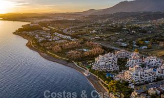 Penthouse moderne à vendre dans une résidence en première ligne de plage sur le New Golden Mile entre Marbella et Estepona 805466 