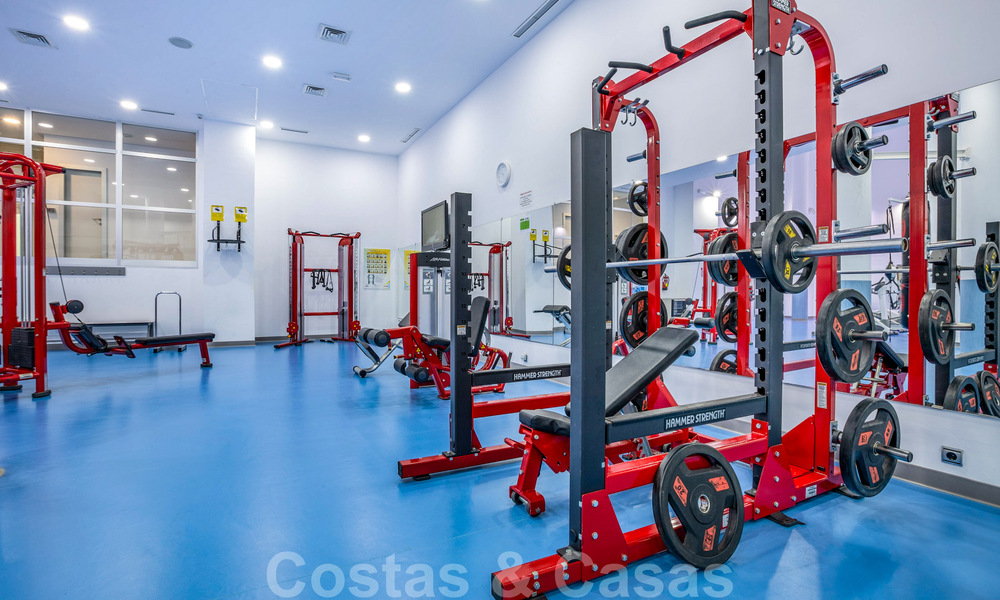 Penthouse moderne à vendre dans une résidence en première ligne de plage sur le New Golden Mile entre Marbella et Estepona 805467