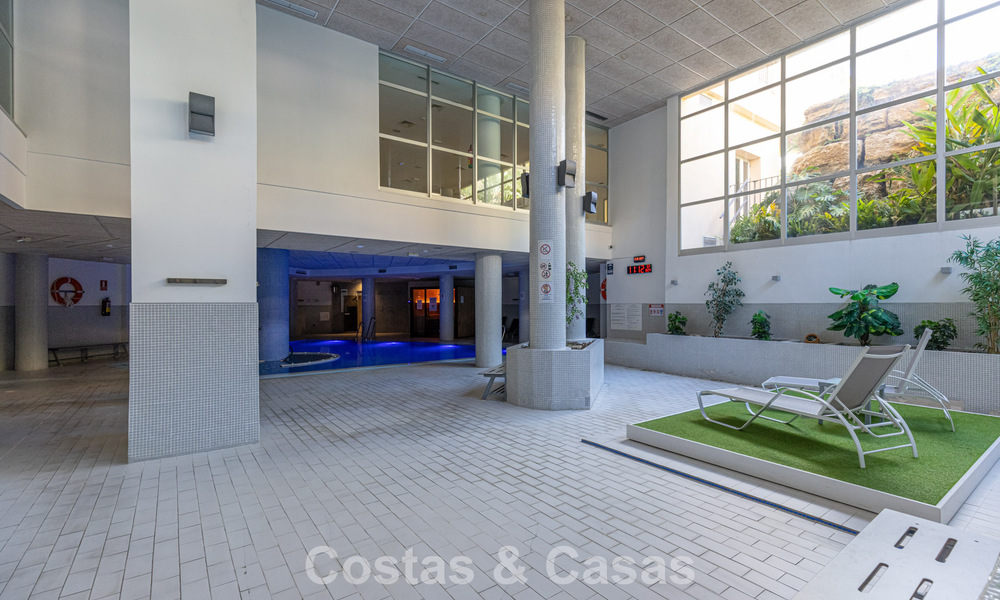 Penthouse moderne à vendre dans une résidence en première ligne de plage sur le New Golden Mile entre Marbella et Estepona 805474