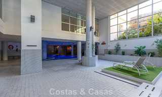 Penthouse moderne à vendre dans une résidence en première ligne de plage sur le New Golden Mile entre Marbella et Estepona 805474 