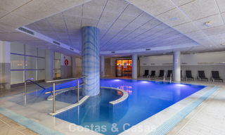 Penthouse moderne à vendre dans une résidence en première ligne de plage sur le New Golden Mile entre Marbella et Estepona 805475 