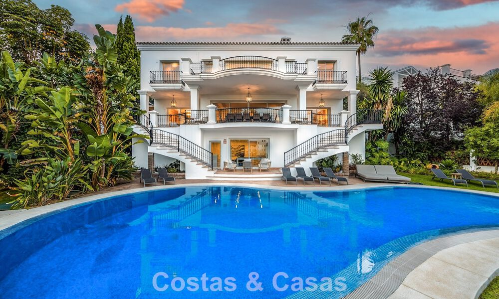 Grande villa méditerranéenne de luxe en première ligne de golf à La Quinta, Marbella - Benahavís 805538