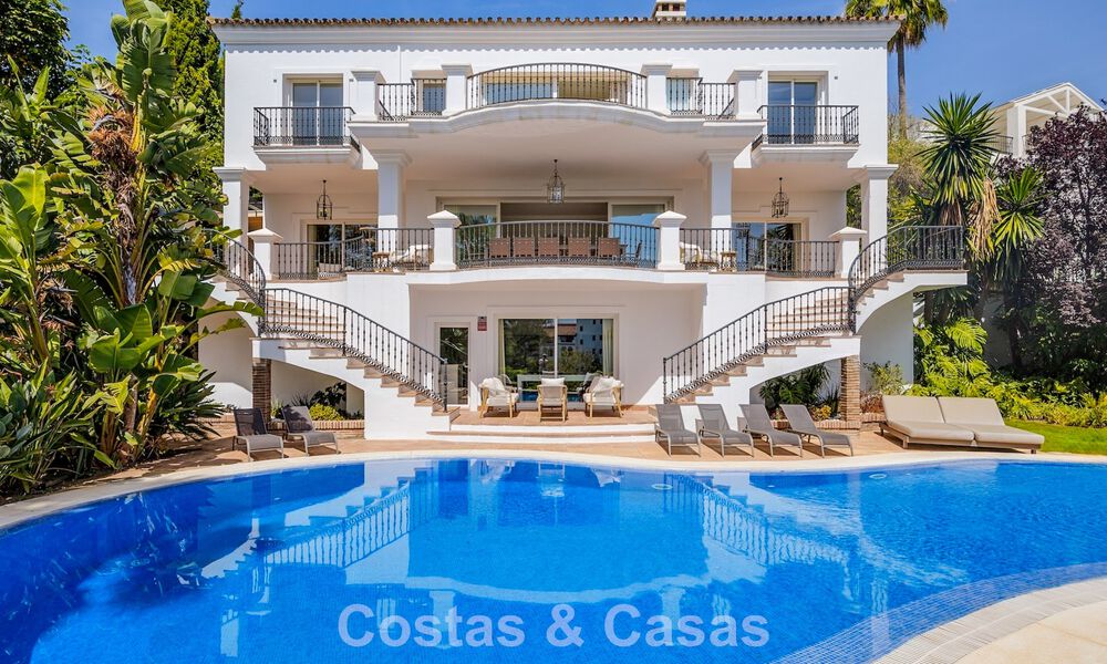 Grande villa méditerranéenne de luxe en première ligne de golf à La Quinta, Marbella - Benahavís 805539