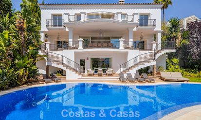 Grande villa méditerranéenne de luxe en première ligne de golf à La Quinta, Marbella - Benahavís 805539