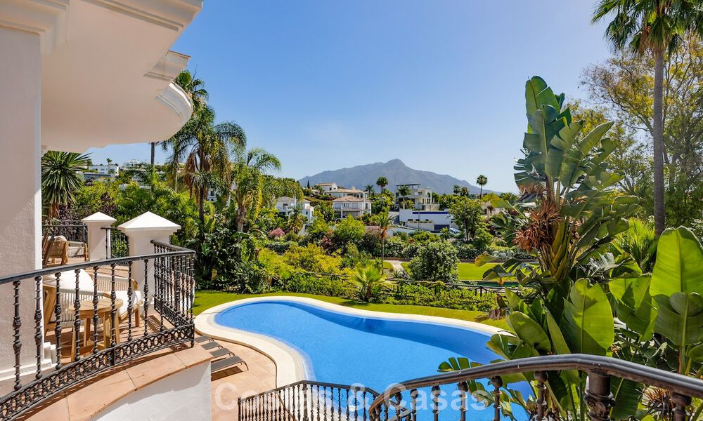 Grande villa méditerranéenne de luxe en première ligne de golf à La Quinta, Marbella - Benahavís 805548