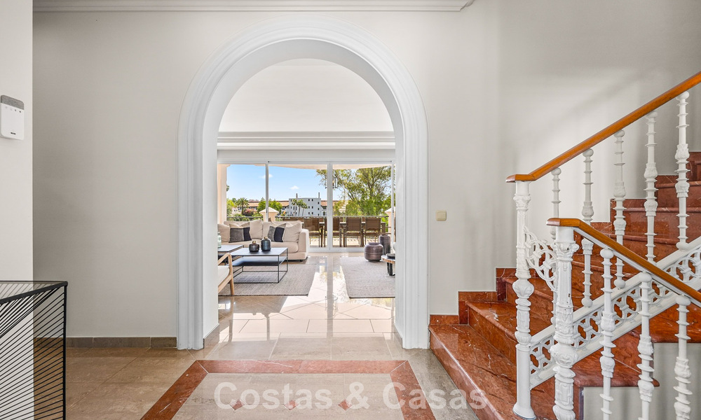 Grande villa méditerranéenne de luxe en première ligne de golf à La Quinta, Marbella - Benahavís 805549