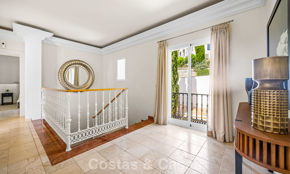 Grande villa méditerranéenne de luxe en première ligne de golf à La Quinta, Marbella - Benahavís 805550