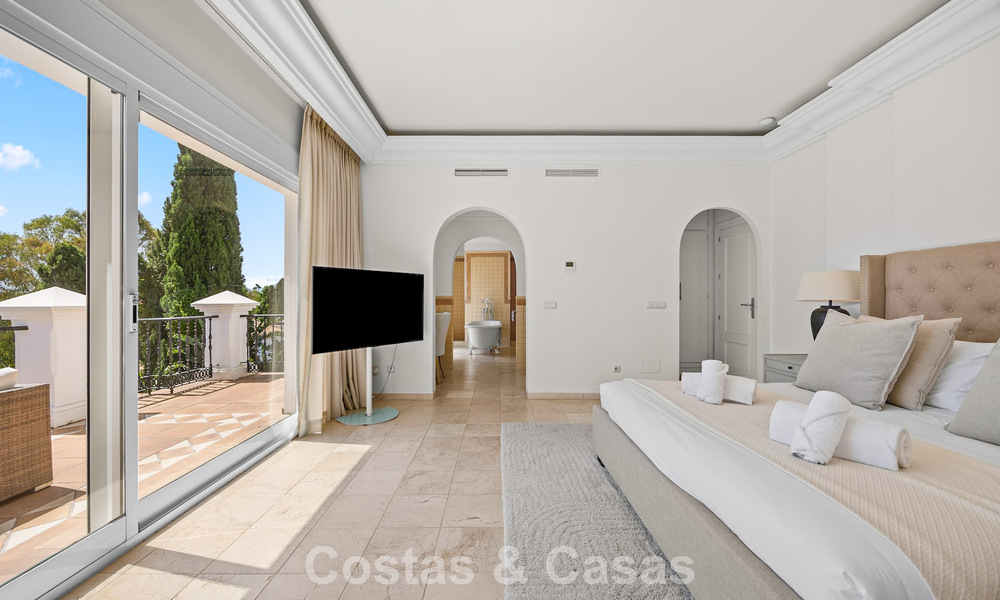 Grande villa méditerranéenne de luxe en première ligne de golf à La Quinta, Marbella - Benahavís 805556