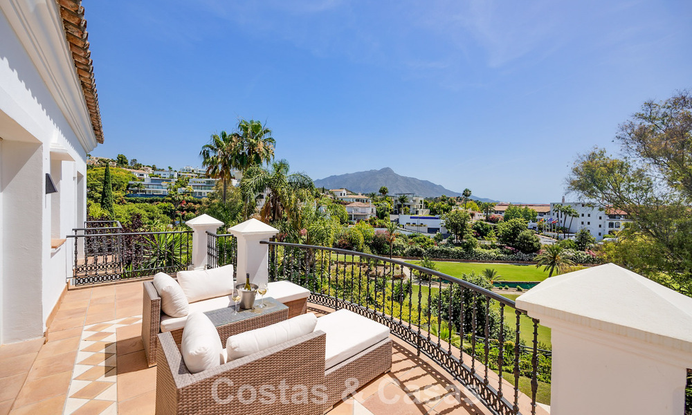 Grande villa méditerranéenne de luxe en première ligne de golf à La Quinta, Marbella - Benahavís 805558